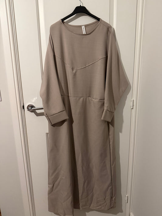 Structured Seam Abaya